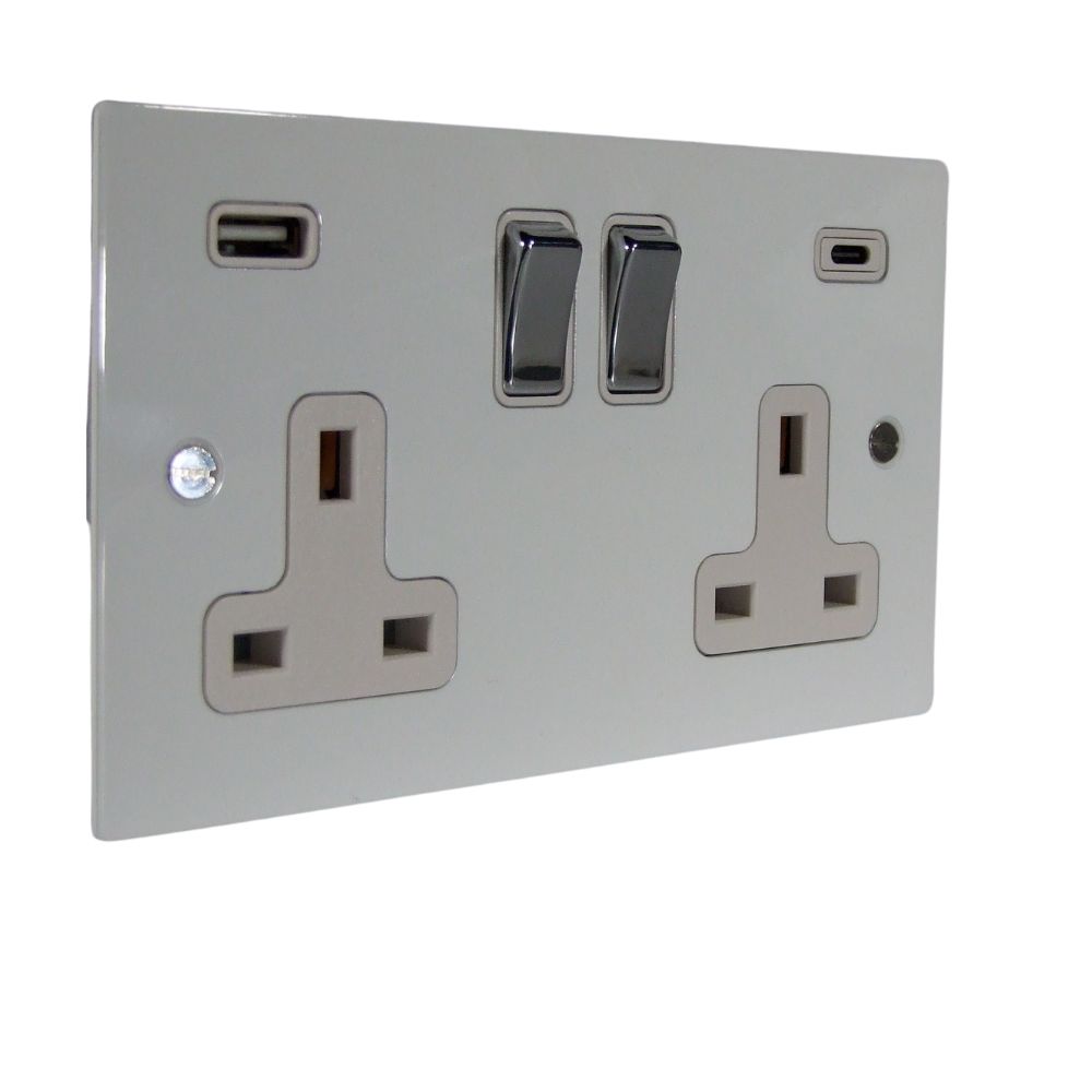 Gloss white Metal Flat Plate Double Switched USB A+C Socket Polished Chrome and White