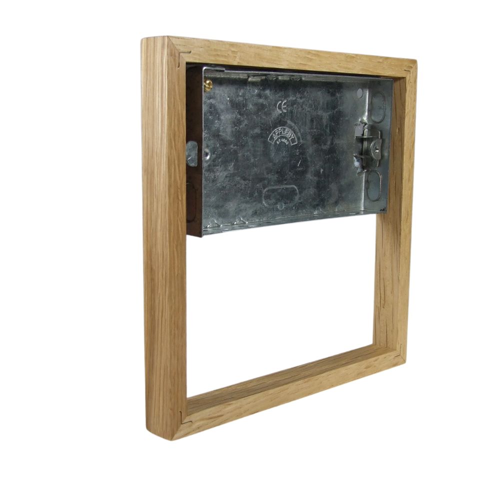 Bakelite 18mm 4-Gang Surface Mounting Pattress in Oak