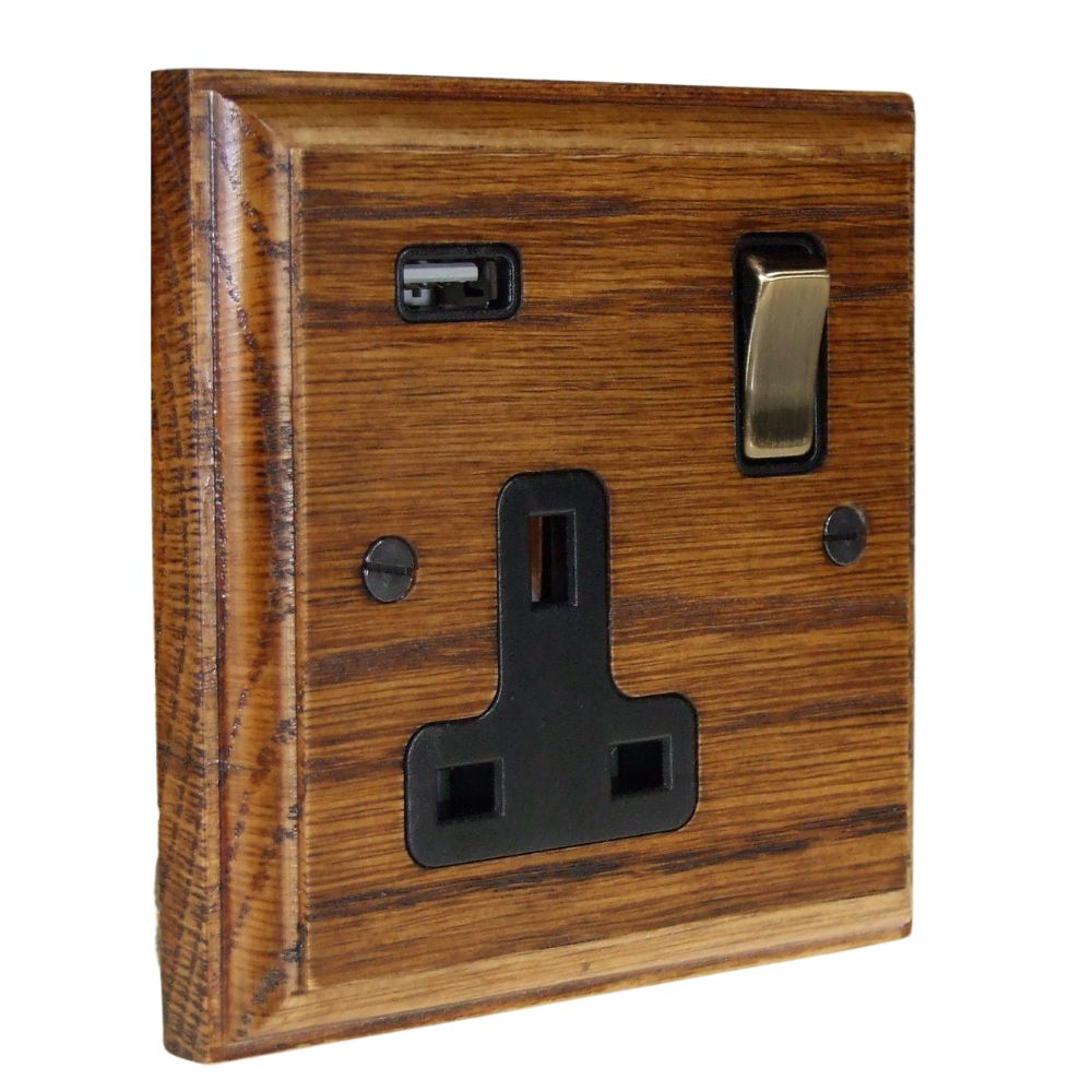 Classic Medium Oak Single Switched USB Socket Antique Brass and Black