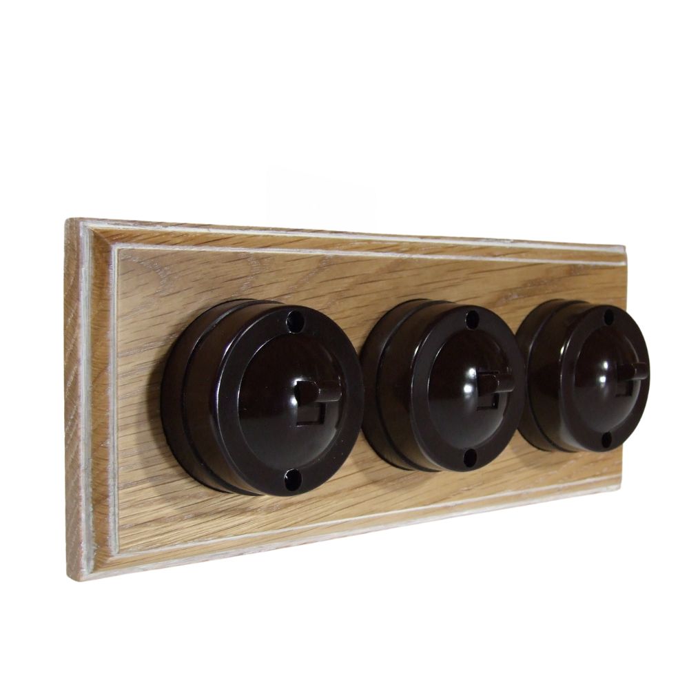 Linden Brown 3-Gang Horizontal 2-Way Bakelite Switch in Limed Oak