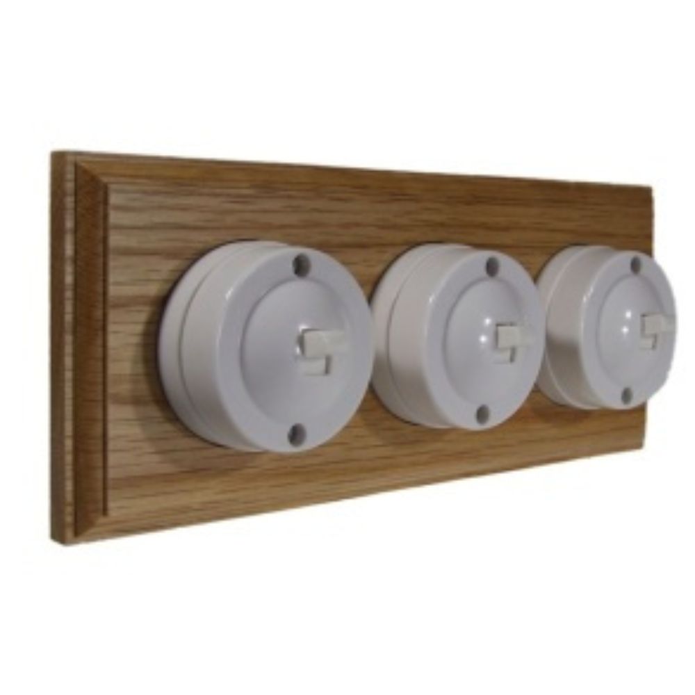 Linden White 3-Gang Horizontal 2-Way Bakelite Switch in Oak