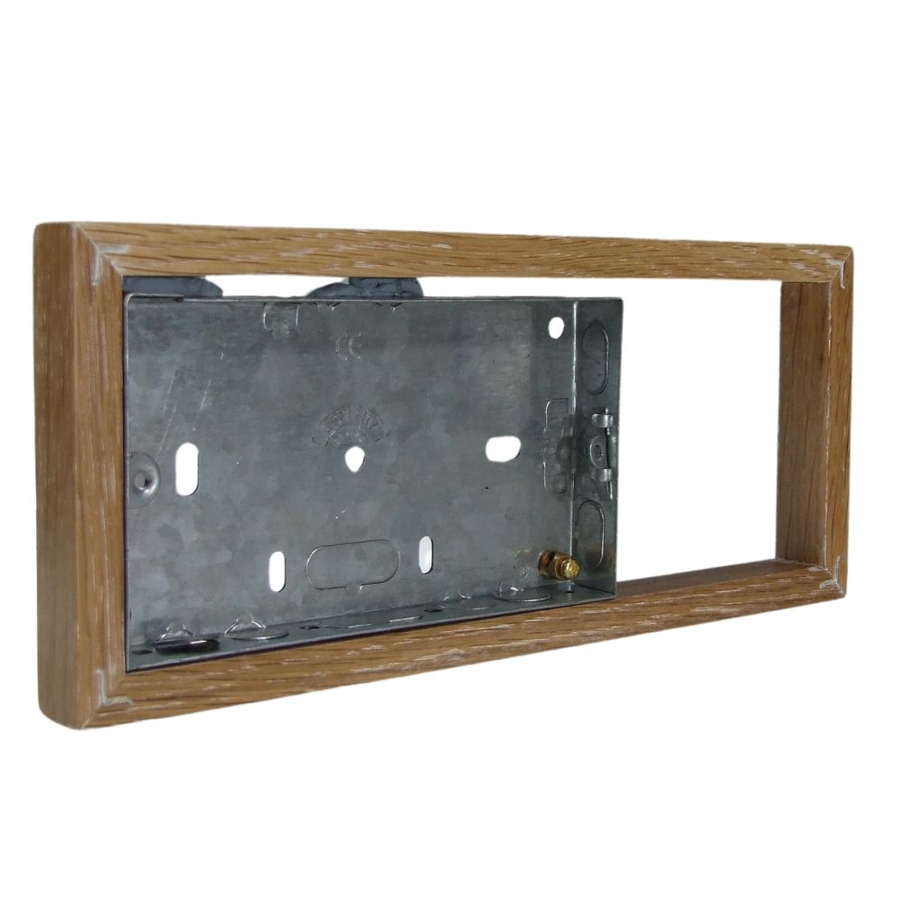 Bakelite 18mm Horizontal 3-Gang Surface Mounting Pattress in Limed Oak